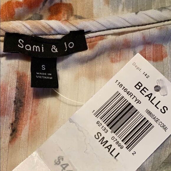 SAMI & Jo Small Woman’s Bell Sleeve Ribbed Watercolor Top - Picture 7 of 8